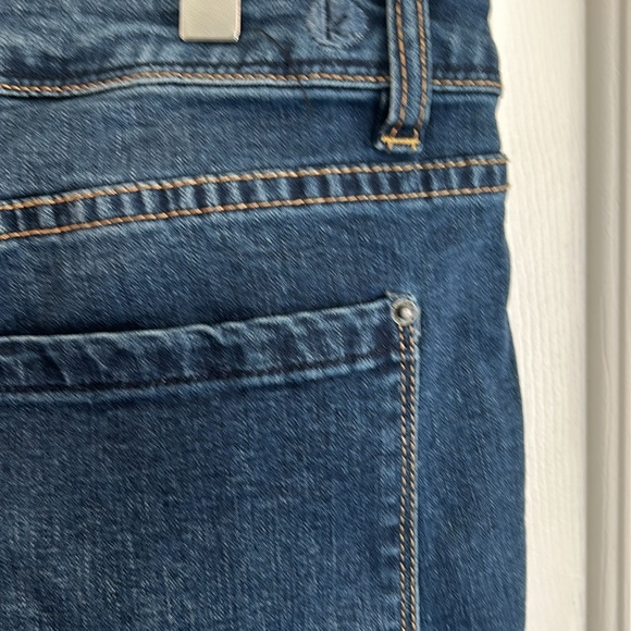 Kensie cropped jeans with unique design - Picture 5 of 6